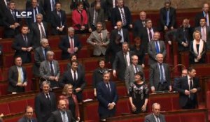 Les députés UMP chantent la Marseillaise dans l'Hémicycle