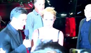 Britney Spears dévoile ses cheveux bruns à une soirées pour les Oscars