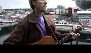 FINTAN LUCY - BROKEN WING (BalconyTV)