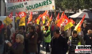 La manif vue du village canadien à Reims