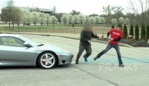 Pisser sur une Ferrari (Caméra Cachée)