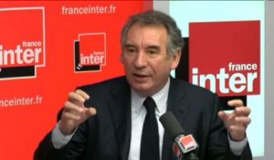 François BAYROU: "Il y a trop de parlementaires en France"