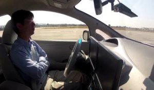 Nissan Autonomous Drive : dépassement d'une autre voiture (sans les mains !)