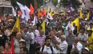Turquie : la place Taksim quadrillée par la police et les salariés occupent les rues d'Ankara