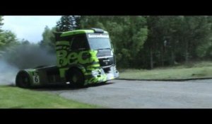 Gymkhana avec un camion