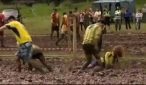 En Ecosse, une Coupe du monde de foot dans la boue