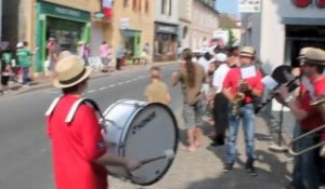 Varennes-sur-Allier : bonne ambiance au passage du Tour de France 2013