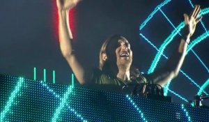 David Guetta, mix sur la plage du festival Electrobeach 2013