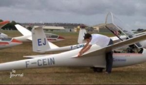 Préparation du Championnat du monde de vol à voile (Vendée)