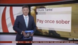 Le présentateur de la BBC confond sa tablette avec une rame de papier