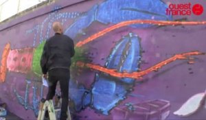 17 graffeurs rhabillents le mur de la gare
