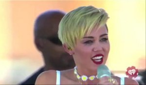 Miley Cyrus en larmes sur scène