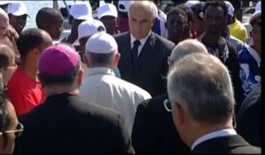 Le pape réitère son appel à l'aide après le drame de l'immigration de Lampedusa