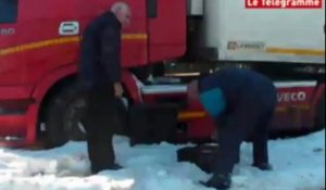 Plouigneau (29). Les camions libérés de la neige