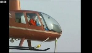 Un hélicoptère ouvre une bière en Chine