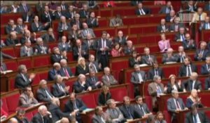 Ayrault accuse Jacob de "remettre en cause la légitimité" de l'élection de Hollande