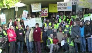 Beauvais : Manifestation de parents d'élèves contre la réforme des rythmes scolaires