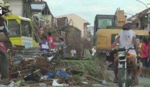 Philippines : des villes ravagées sur des kilomètres