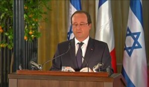 François Hollande se dit "fier" de l'ex-otage Francis Collomp