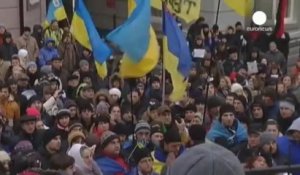 Ukraine : les manifestants s'installent aussi devant le tribunal de Kiev