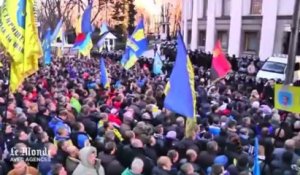 Ukraine : les manifestations continuent devant le Parlement