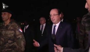 Arrivé à Bangui, Hollande estime la mission Sangaris "dangereuse, mais nécessaire"