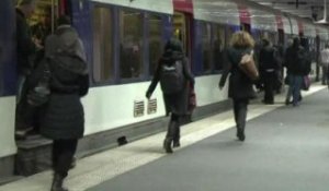 Grève à la SNCF: des perturbations qui minent les usagers affectés - 12/12