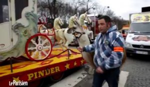 Quand Serge le lama parade sur les Champs-Elysées