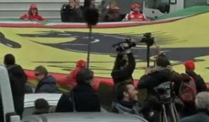 Schumacher: une banderole de 21 mètres déployée devant le CHU de Grenoble - 03/01