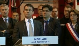 Valls : "Ce geste dit de la 'quenelle' est un geste antisémite"
