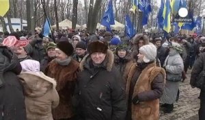 Ukraine : démission du Premier ministre, les deux camps mobilisés