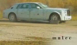 Test du blindage d'une Rolls Royce Phantom