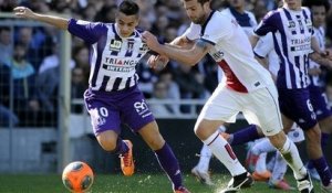 Wissam BEN YEDDER marque d'une super volée (44ème) - Toulouse FC - Paris Saint-Germain - (2-4) - 23/02/14 - (TFC-PSG)