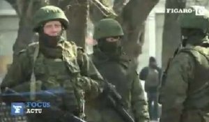 Crimée : des «soldats» sans insigne tiennent le parlement