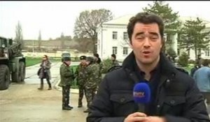 "Il y a toujours des soldats russes", indique l'envoyé spécial BFMTV en Crimée - 04/03