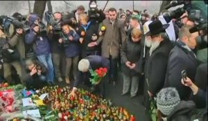 "Nous vous aiderons", lance John Kerry sur les barricades de la place Maïdan à Kiev