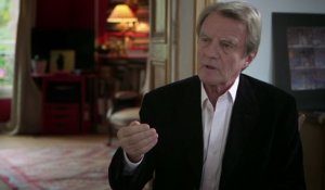 Duels : "Kouchner-Brauman, duel sans frontières" - Extrait 1 - France 5