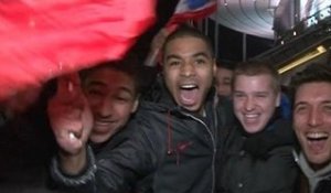 Les supporters fiers des Bleus après le match France-Pays Bas - 06/03