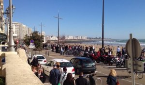 La foule sur le bord de mer