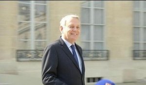 ZAPPING - Le dernier conseil des ministres du gouvernement Ayrault ?