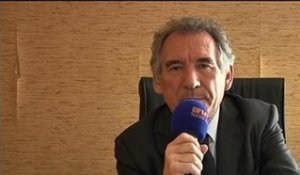 Bayrou: "Je ne crois pas qu'un remaniement changera quelque chose" - 31/03