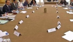 Conseil des ministres: le tour de table du nouveau gouvernement avant le début de la séance - 04/04