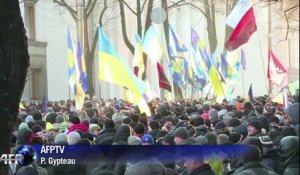 Ukraine: des milliers de manifestants pro-Europe continuent de se mobiliser