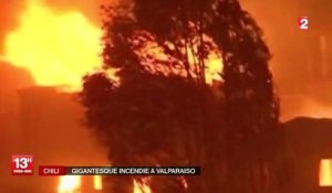 Chili : au moins onze morts et des milliers d'évacués dans le gigantesque incendie à Valparaiso