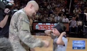 Un père soldat et son fils de 8 ans réunis après la guerre d'Afghanistan. Belle surprise.