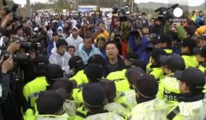 La colère grandit parmi les proches des victimes du ferry en Corée du Sud