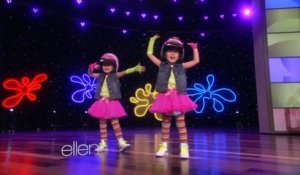 Des jumelles de 6 ans font une chorégraphie dans le Ellen DEGENERES Show