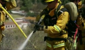 Des milliers d'évacués fuient les incendies en Californie
