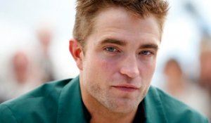 Robert Pattinson pendant le photocall de THE ROVER