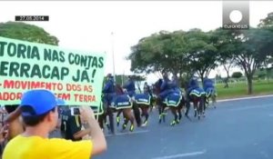 Les grandes villes du Brésil paralysées par une grève à 15 jours de la Coupe du monde